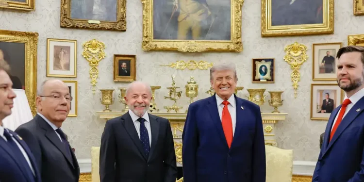 Trump chama Lula de “volátil” e diz que não pensa no presidente brasileiro.