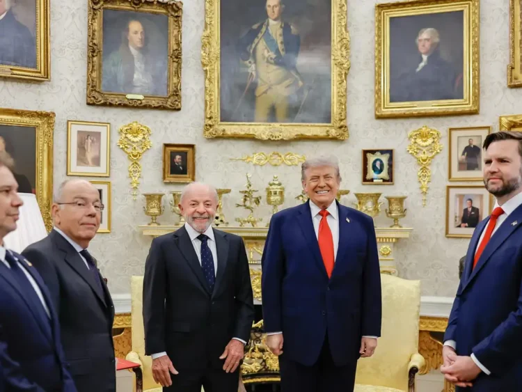 Trump chama Lula de “volátil” e diz que não pensa no presidente brasileiro.