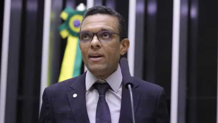 Falas de Otoni de Paula repercutem nas redes e aumentam pressão política no Rio de Janeiro.