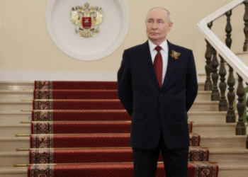 Putin reconhece escassez de combustível na Rússia e avalia proibição de exportação de diesel.