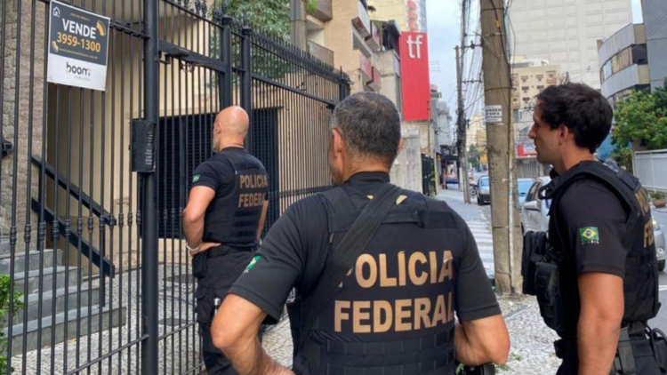 PF e forças de segurança realizam operação contra organização criminosa com atuação internacional.