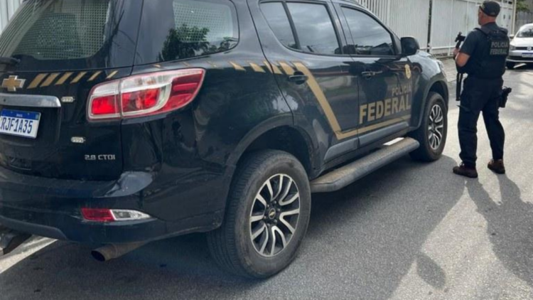 PF prende deputado e investiga fraude em contratos públicos.