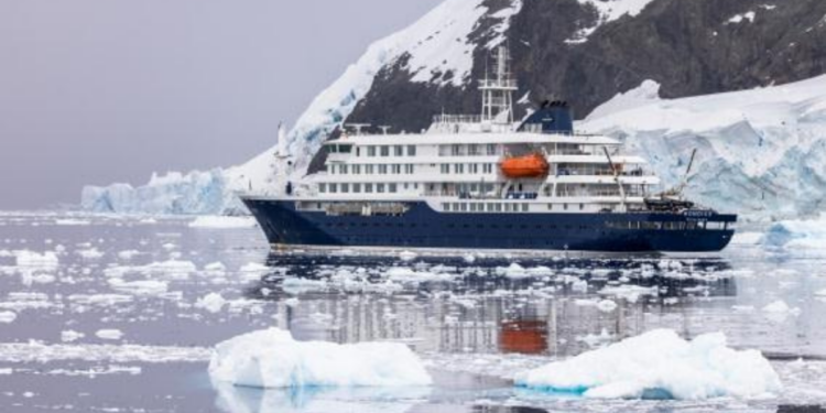Passageiros do cruzeiro MV Hondius começam a ser evacuados após surto de hantavírus que já deixou mortos e mobilizou autoridades de saúde de vários países.