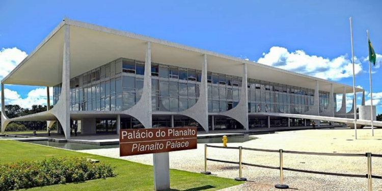 André Mendonça autorizou a transferência de Daniel Vorcaro para a sede da Polícia Federal em Brasília durante investigação do Caso Master.