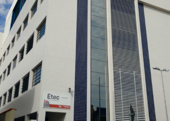 Etec de Praia Grande, no litoral sul de São Paulo, oferece 200 vagas gratuitas em cursos técnicos. Inscrições para o Vestibulinho 2026 seguem até 25 de maio.