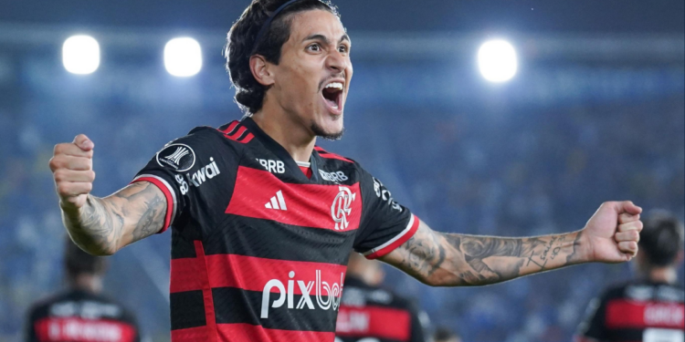Gol recoloca o Rubro-Negro na disputa e empolga a torcida.