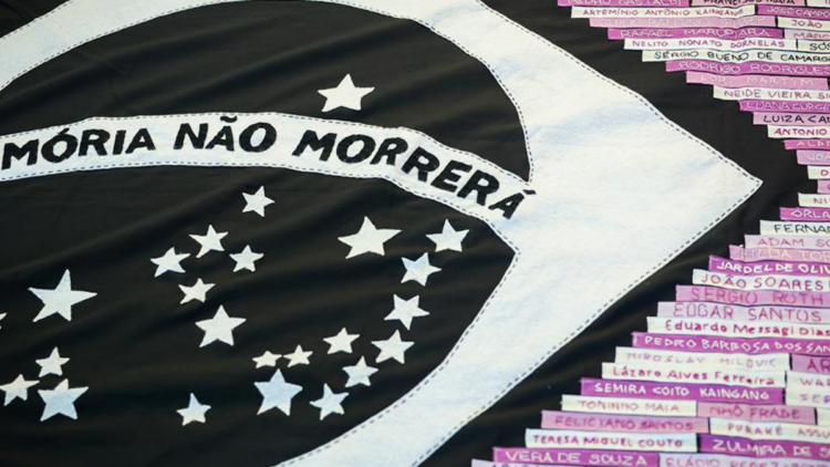 Lei sancionada por Lula estabelece 12 de março como Dia Nacional em Memória das Vítimas da Covid-19.