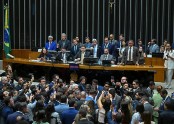Senado aprova criação de cadastro nacional de condenados por violência contra a mulher e confirma Margareth Costa como nova ministra do TST.