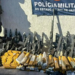 Ação da Polícia Militar desmonta bunker do tráfico na zona oeste do Rio e apreende arsenal de guerra e drogas.