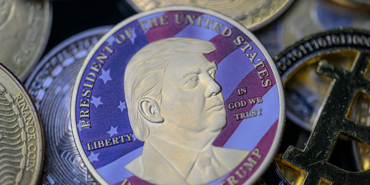 Trump Media divulga prejuízo milionário causado pela desvalorização de criptomoedas e ações no primeiro trimestre de 2026.