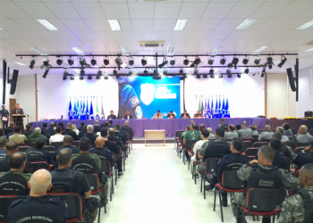Evento em Macaé reúne especialistas e forças de segurança para discutir políticas públicas, tecnologia e estratégias de combate à criminalidade.