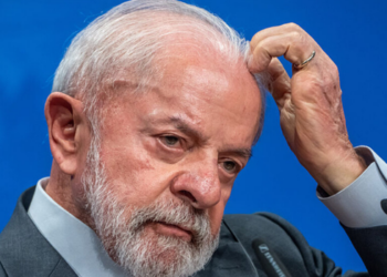 Durante evento no Amazonas, Lula voltou a criticar a privatização da Eletrobras e afirmou que o processo trouxe prejuízos ao país.