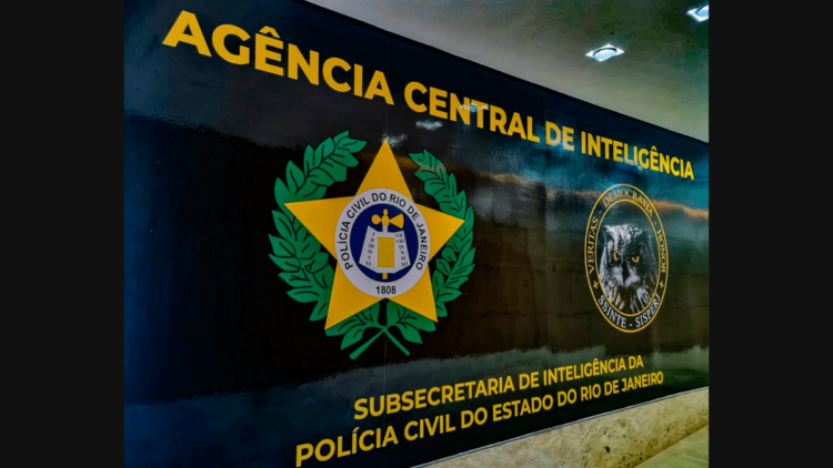 Operação da Polícia Civil desmonta central de golpes bancários e encontra fazenda clandestina de criptomoedas no Rio.