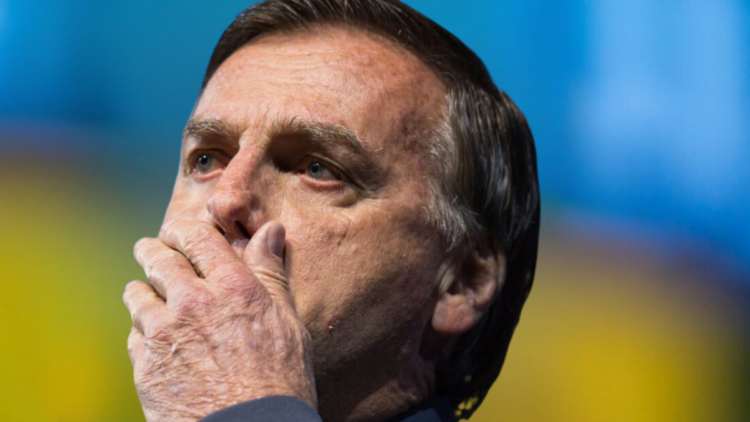 Jair Bolsonaro está estável após cirurgia autorizada pela Justiça.