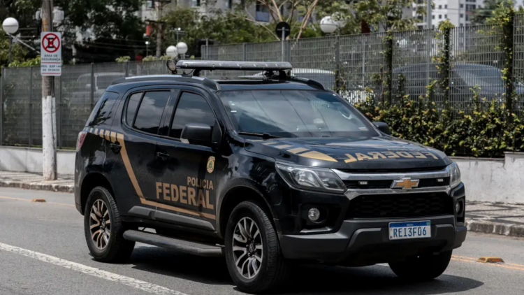Polícia Federal deflagra quinta fase da Operação Compliance Zero, que investiga corrupção e lavagem de dinheiro. Entre os investigados está o senador Ciro Nogueira.