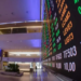 Ibovespa cai 2,38% pressionado por petróleo, tensão entre EUA e Irã e resultados corporativos. Dólar fecha estável após oscilações no mercado.