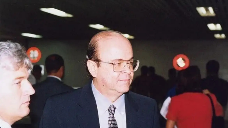 O economista Chico Lopes, ex-presidente interino do Banco Central, morreu aos 80 anos no Rio de Janeiro. Ele teve papel importante na política monetária e no combate à inflação no Brasil.