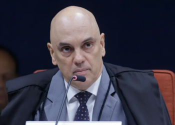Primeira Turma do STF forma placar unânime para condenar Eduardo Bolsonaro por atuação nos Estados Unidos.