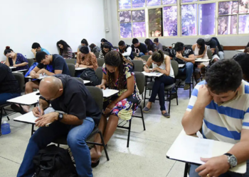 Prazo de inscrições do Encceja 2026 termina nesta sexta (15). Exame do Inep oferece certificação gratuita do ensino fundamental e médio para jovens e adultos.