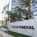 Polícia Federal aponta atuação de grupos ligados a Daniel e Henrique Vorcaro em esquema investigado por intimidação, crimes cibernéticos e acesso ilegal a informações sigilosas.