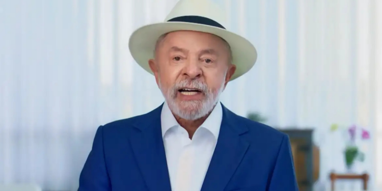 Lula sanciona lei que aumenta penas e cria crime de conta laranja
