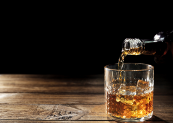 Bebidas alcoólicas podem causar danos à microbiota intestinal
