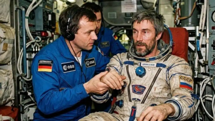 Cosmonauta soviético retornou à Terra em 1992, após missão prolongada na Mir