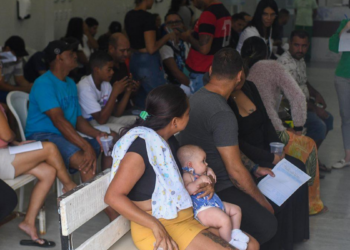 Aumento de casos de dengue preocupa autoridades. Saiba como identificar sintomas e evitar complicações.