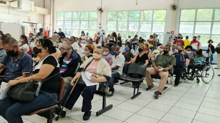Filas no SUS aumentam e revelam desafios no acesso à saúde no Brasil