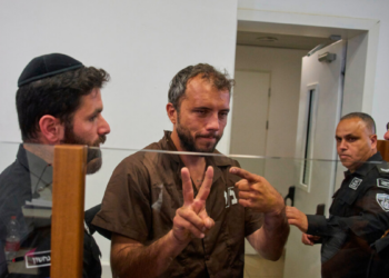 Justiça israelense prorrogou a detenção do brasileiro Thiago Ávila e de outros ativistas após a interceptação de uma flotilha humanitária rumo a Gaza. Caso gera reação internacional.