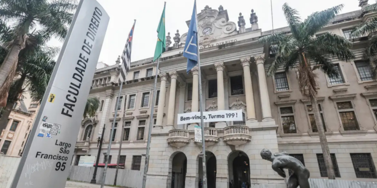 USP inicia elaboração de regras para cotas destinadas a pessoas com deficiência. Medida será aplicada a partir de 2028 nos principais processos seletivos.