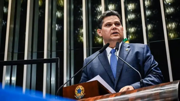 Congresso derruba veto sobre penas do 8/1.