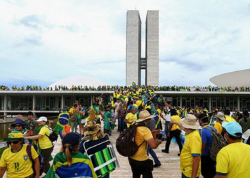 Pesquisa mostra maioria contrária à redução das penas dos condenados pelos atos de 8 de janeiro.