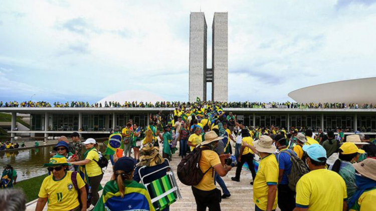Pesquisa mostra maioria contrária à redução das penas dos condenados pelos atos de 8 de janeiro.