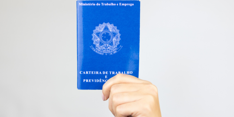 Rio das Ostras está com 551 vagas de emprego abertas nesta segunda-feira. Interessados devem se cadastrar presencialmente no Centro de Cidadania.