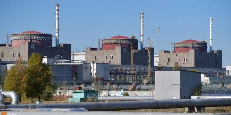 Drone caiu próximo à usina nuclear de Zaporozhie e reacendeu preocupações sobre segurança nuclear na guerra.
