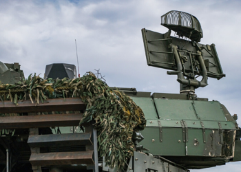 Ministério da Defesa da Rússia informou ter interceptado centenas de drones ucranianos em várias regiões do país.
