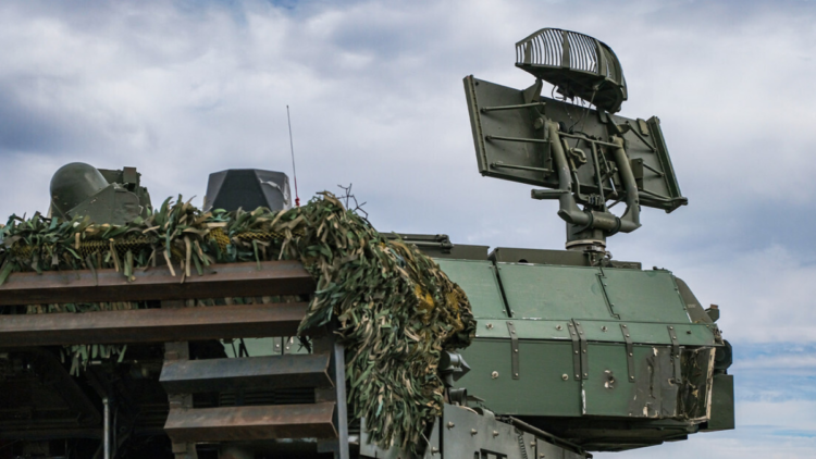 Ministério da Defesa da Rússia informou ter interceptado centenas de drones ucranianos em várias regiões do país.