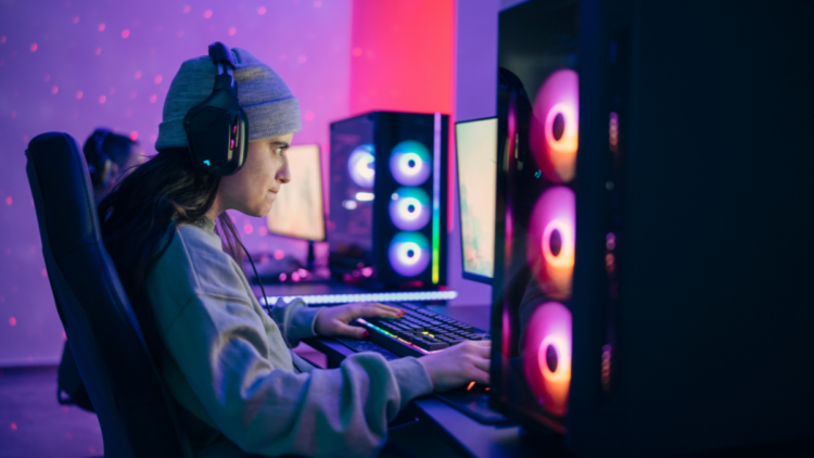 Especialistas alertam para o aumento de jovens envolvidos em crimes cibernéticos após contato com práticas ilegais em plataformas de jogos online e aplicativos de interação gamer.
