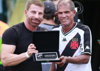 Geovani Silva, ex-jogador do Vasco e campeão da Copa América com a seleção brasileira, morreu aos 62 anos no Espírito Santo após sofrer mal súbito.