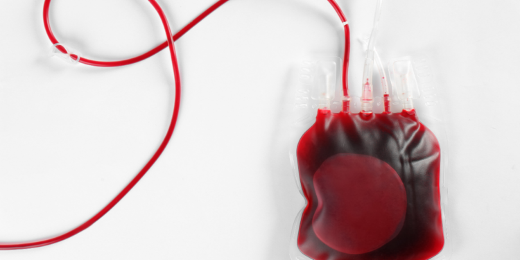 Secretaria de Saúde de Campos atualiza unidades de atendimento para aplicação de sacarato de hidróxido férrico e reforça assistência a pacientes com anemia.