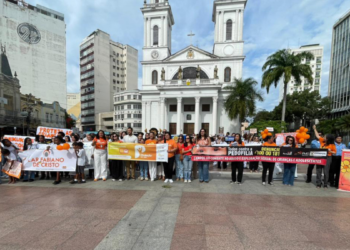 Campos realizou passeata de conscientização contra o abuso e exploração sexual infantil durante a campanha Maio Laranja. Ação contou com apoio da rede de proteção e reforçou a importância das denúncias pelo Disque 100.