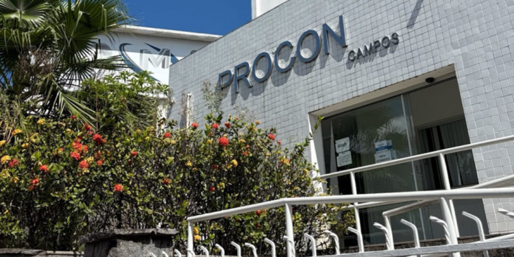 O Procon Campos intensificou as orientações aos consumidores sobre reajustes aplicados em mensalidades de academias e outros serviços de cobrança contínua. A iniciativa busca conscientizar a população sobre os direitos garantidos pela legislação consumerista e evitar cobranças consideradas abusivas ou sem transparência.