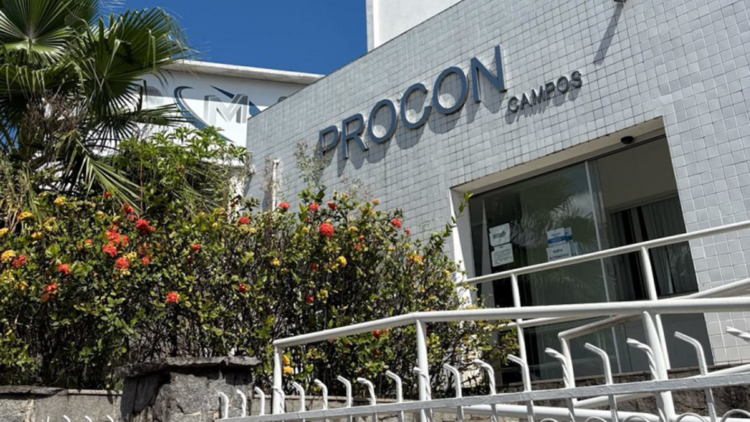 O Procon Campos intensificou as orientações aos consumidores sobre reajustes aplicados em mensalidades de academias e outros serviços de cobrança contínua. A iniciativa busca conscientizar a população sobre os direitos garantidos pela legislação consumerista e evitar cobranças consideradas abusivas ou sem transparência.