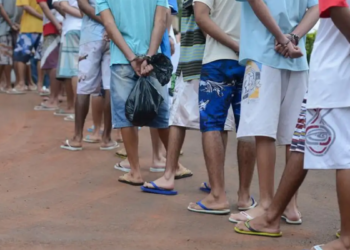 CCJ da Câmara volta a analisar PEC da maioridade penal. Tema mobiliza parlamentares, juristas e sociedade civil.