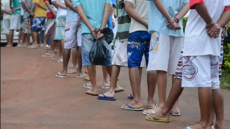 CCJ da Câmara volta a analisar PEC da maioridade penal. Tema mobiliza parlamentares, juristas e sociedade civil.