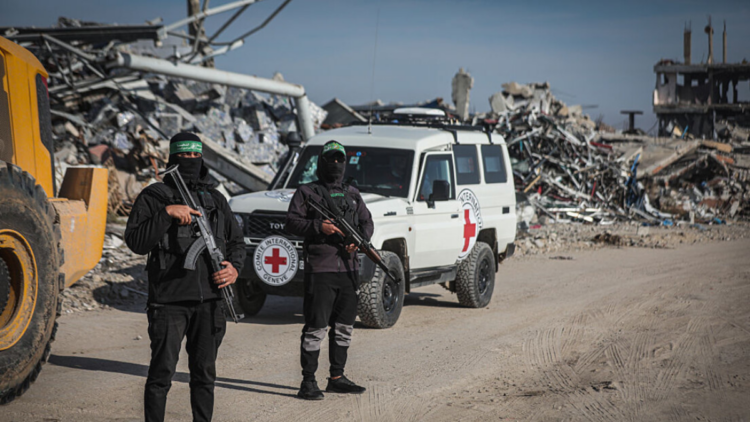 Relatório ligado ao Conselho de Paz impulsionado por Donald Trump pede que ONU pressione o Hamas a se desarmar para avançar no cessar-fogo em Gaza.