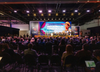 Governo federal deve lançar em breve o programa Constrói Mais Brasil, iniciativa que busca modernizar a construção civil com inovação e tecnologia.