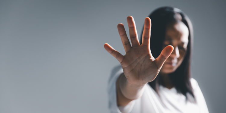 MJSP disponibiliza curso online para capacitar agentes no enfrentamento à violência doméstica e familiar.
