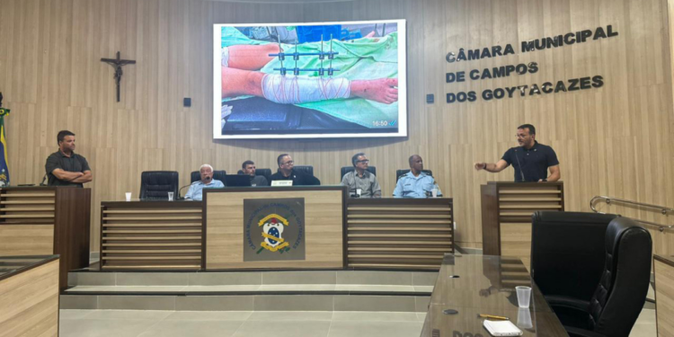 Campos registra alta nos acidentes com motos e bicicletas em 2026. Audiência pública debate fiscalização, conscientização e impactos na saúde pública.